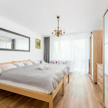 Grzegorzki Pleasant By Bookinghost *