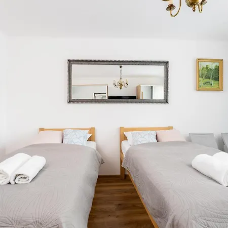 Grzegorzki Pleasant By Bookinghost *