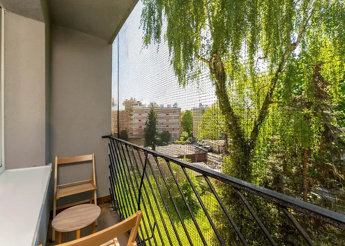 Grzegorzki Pleasant By Bookinghost